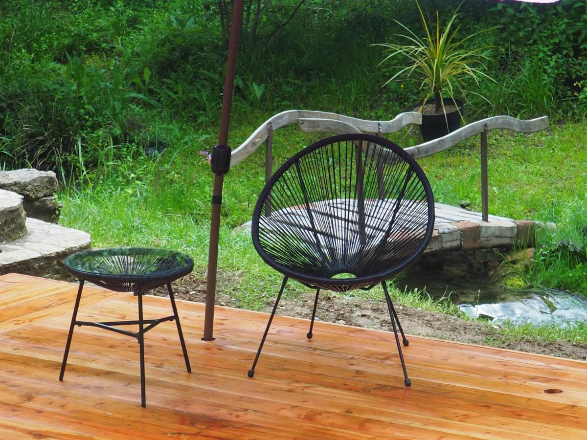Moulin Bas, Pres De La Riviere Bed & Breakfast Carnac-Rouffiac Ngoại thất bức ảnh